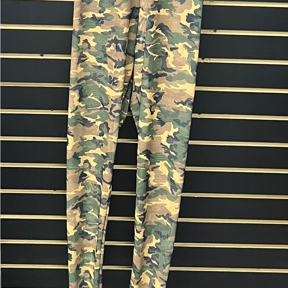 Small camouflage jump suit - Picture 2 of 2